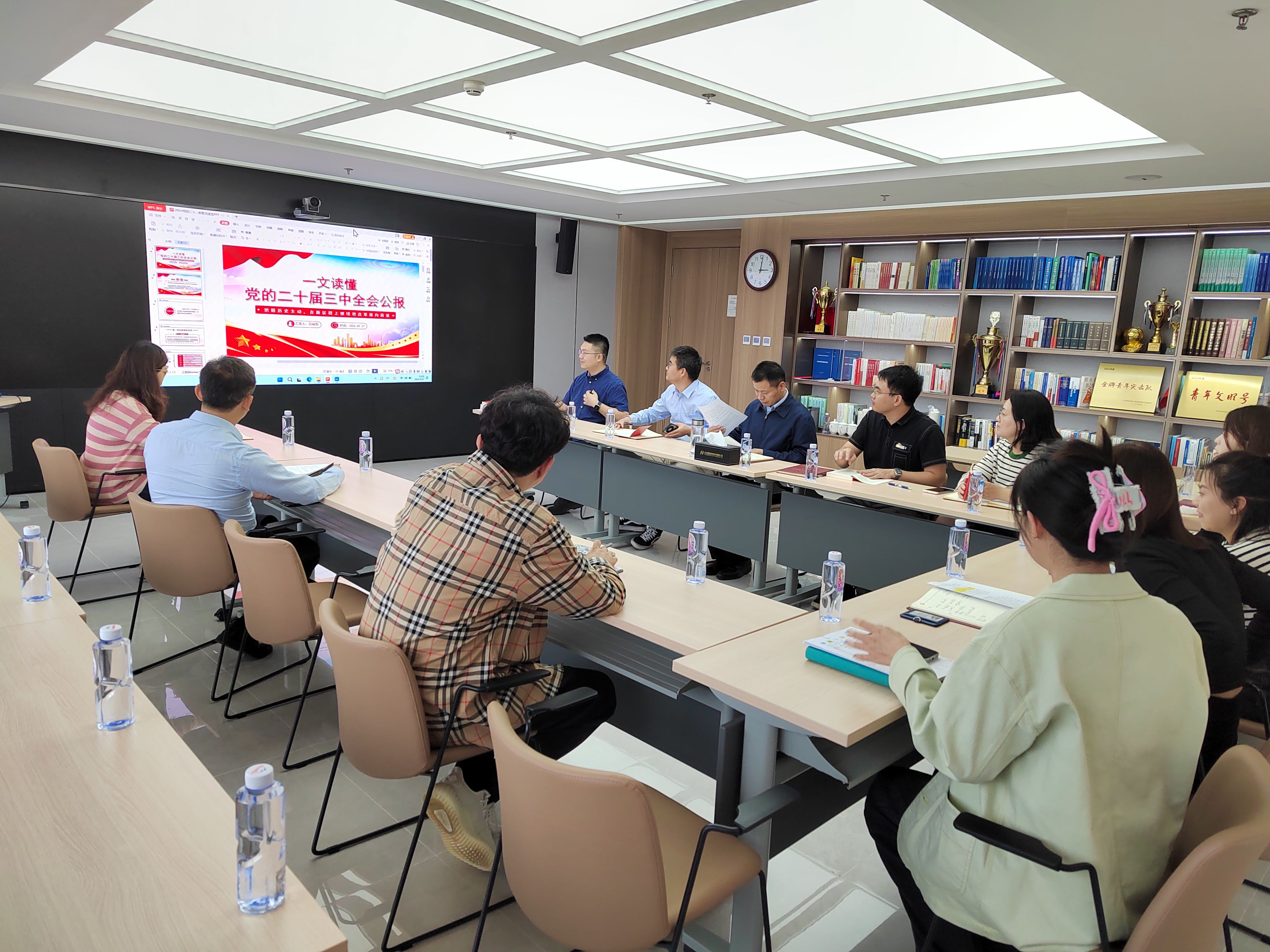 新奥门2025资料大全332谜语